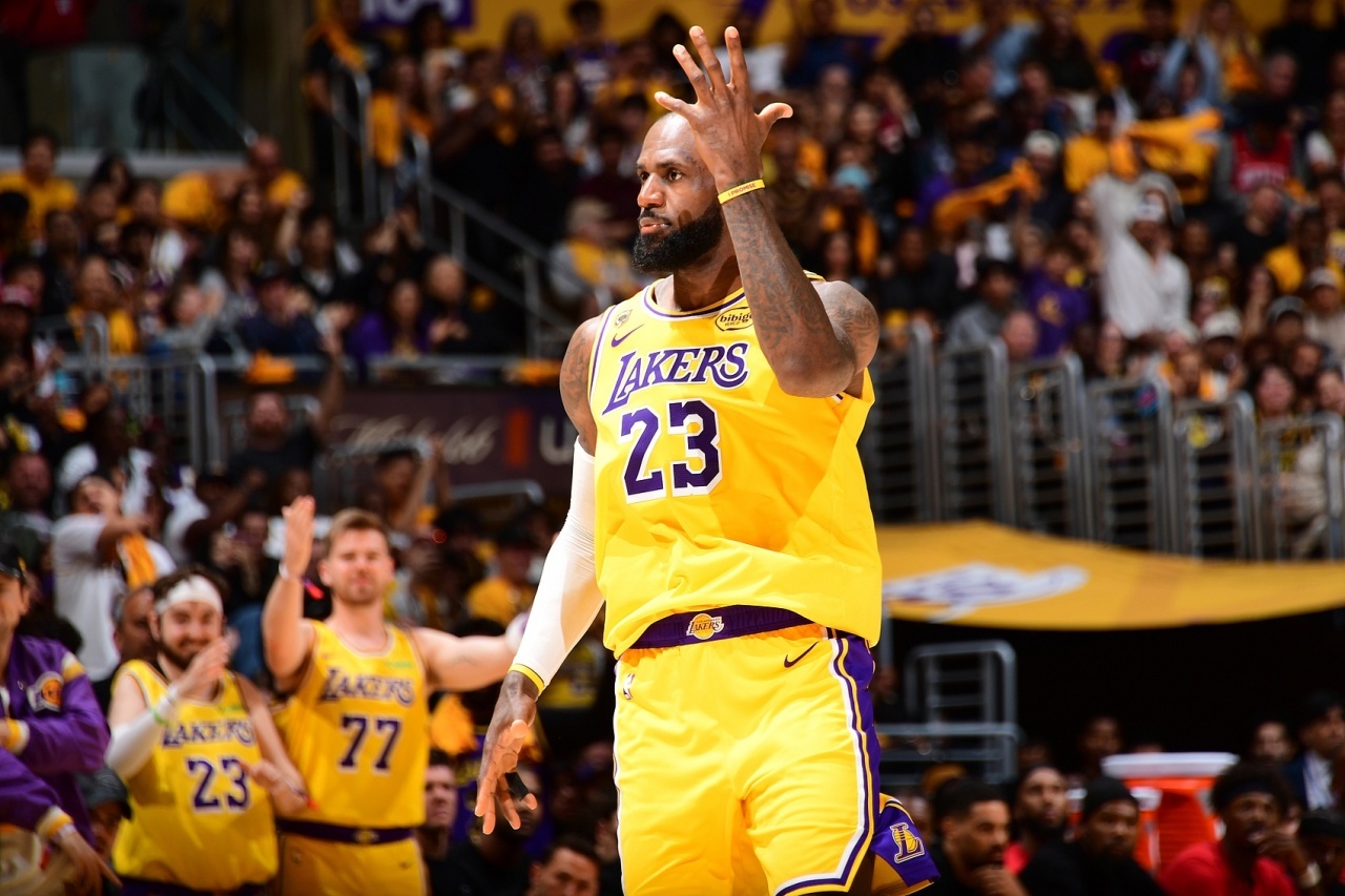 湖人vs火箭 定海神针！NBA季后赛首轮G6湖人￼98-78击败火箭，大比分4-