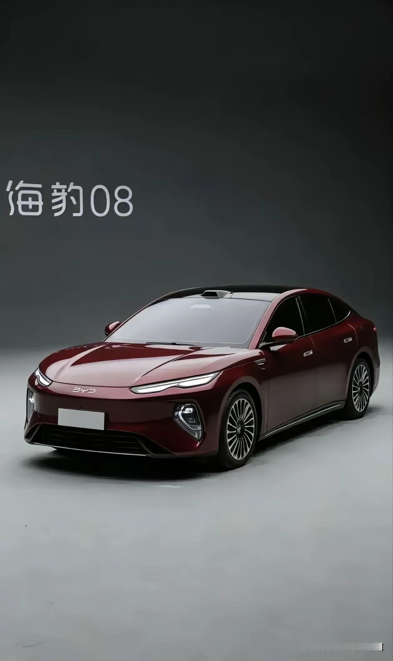 走入车内，便是高标准打造的旗舰奢享座舱。分段式全景天幕拓宽车内视野，隔绝灼热强光