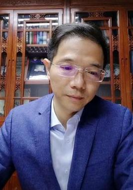 李律讨钱有意外收获！
王某晶说漏嘴了


李律一开始只想讨个欠款
数目不大，
本