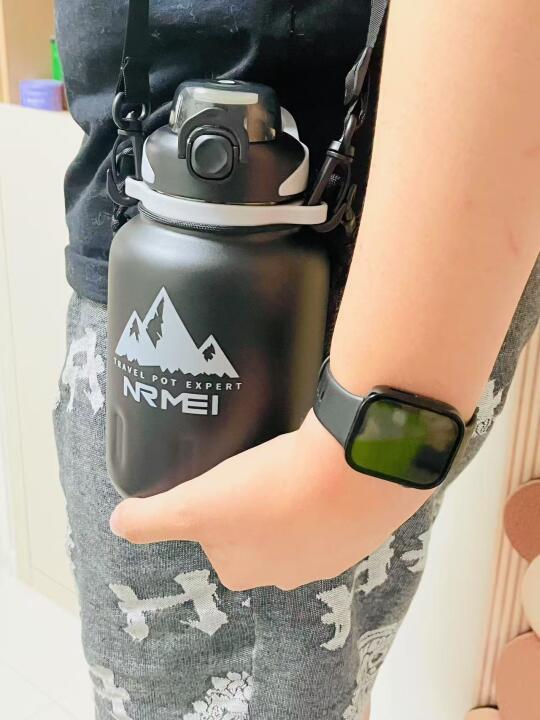 高温天气去健身～喝水好搭子大肚水杯 炎热夏天、 健身出汗太需要一个冰霸...