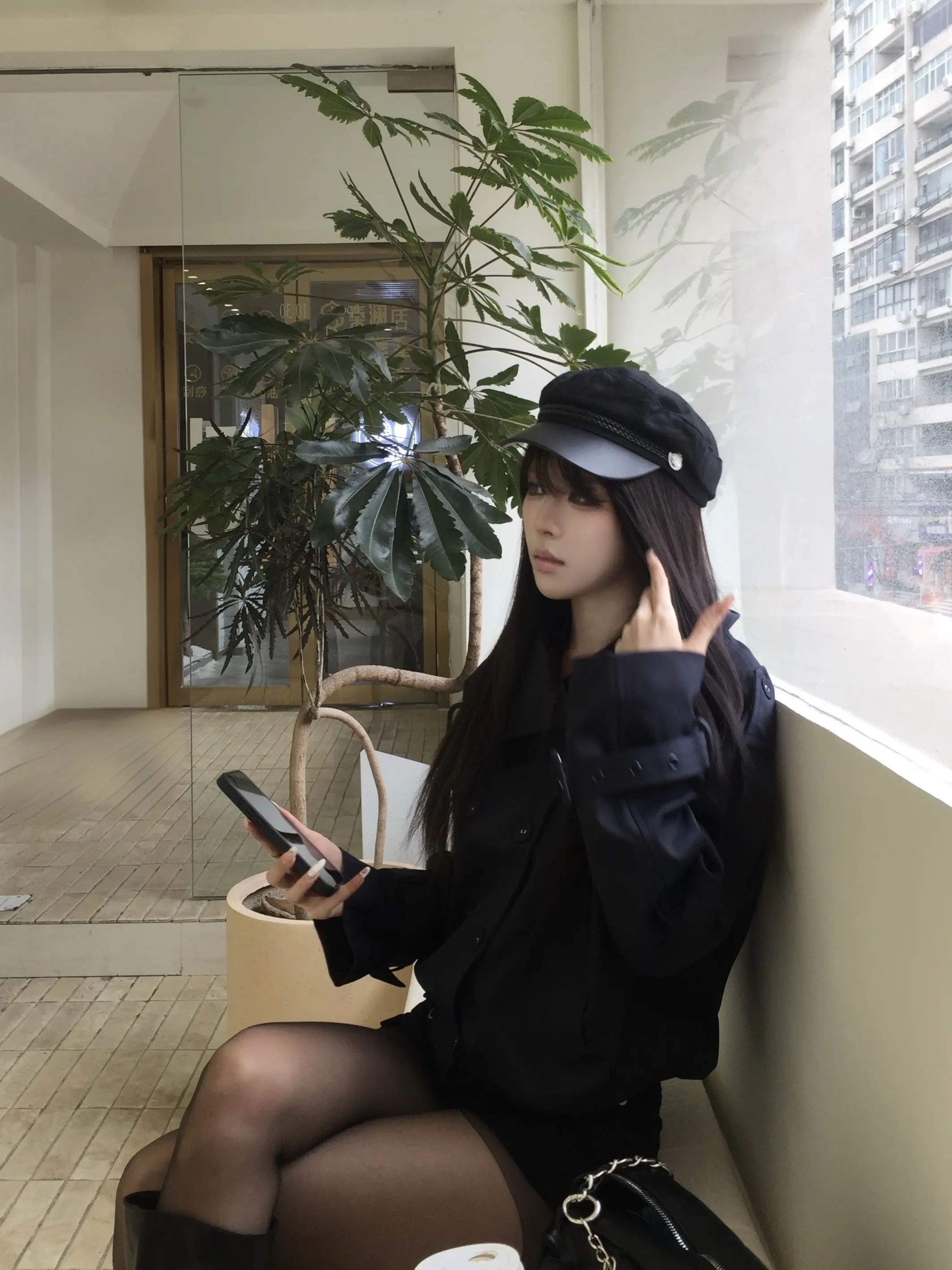 对不起 总离你那么远 其实 我的心也好想再靠近你一点