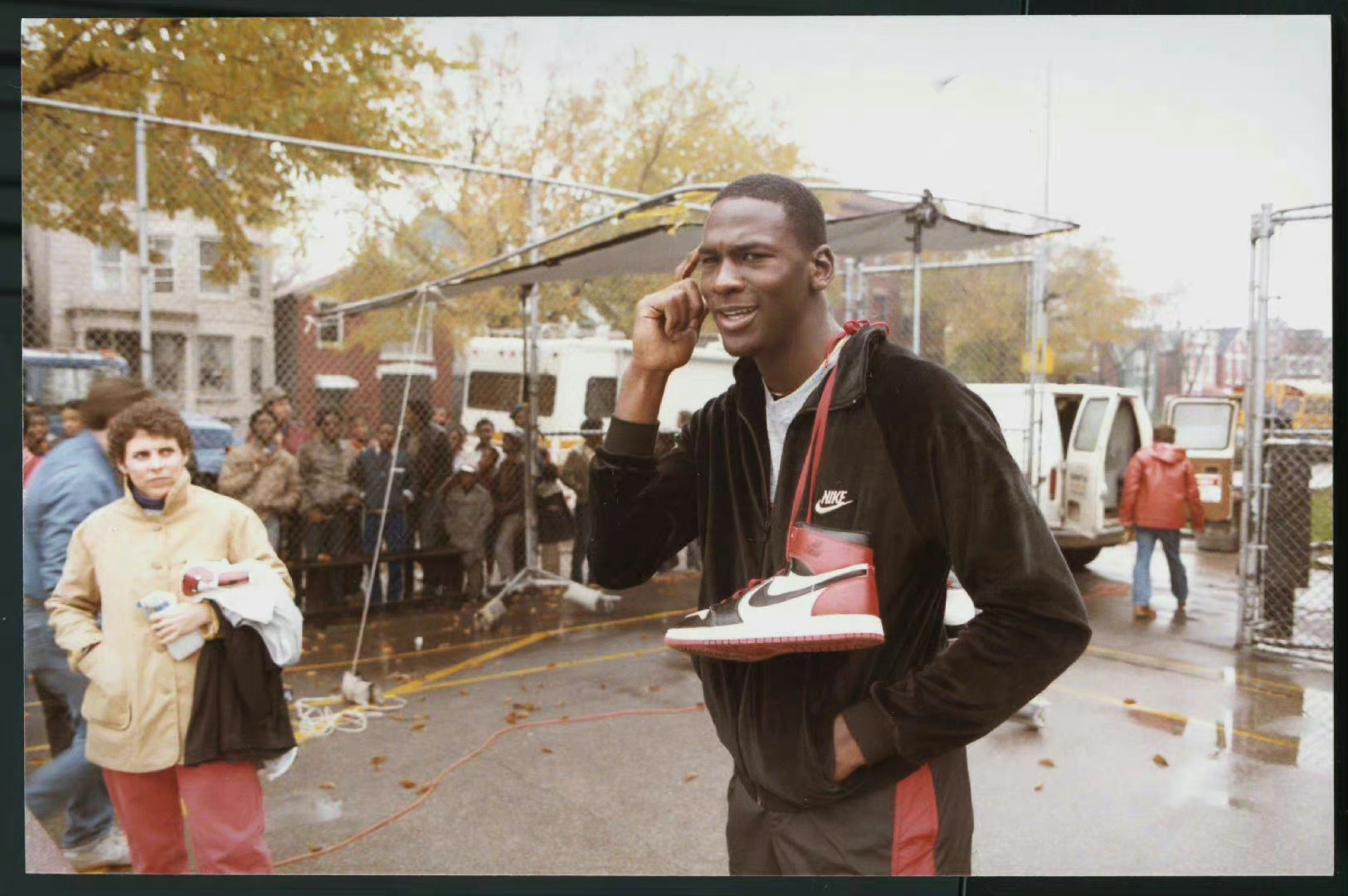 青涩！1985年乔丹为Air Jordan 1 拍摄写真。太经典了！ ​ ​​​