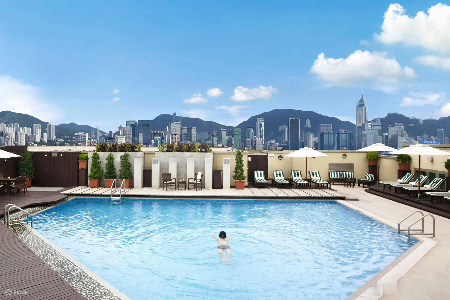 英国驻港总领馆说，因港府不承认双重国籍，该馆无法为中英双重国籍或BNO证件持有人