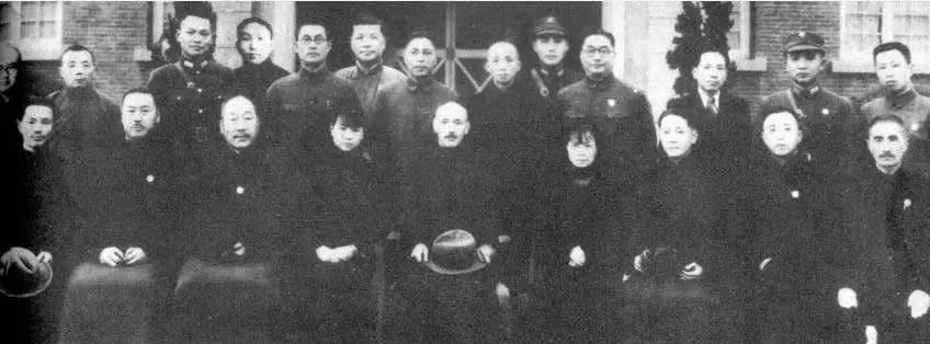 杨虎城遇害后妻子坚守不改嫁，长子拒绝彭德怀好意，五位女儿也都各有卓越成就
195