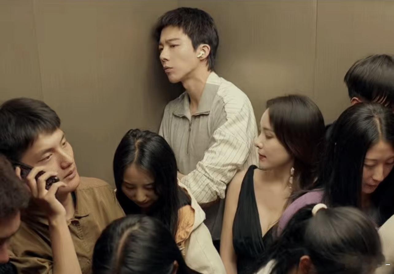 刘宇宁你演我上班的样子看得我想冲进屏幕审判一遍每个人 