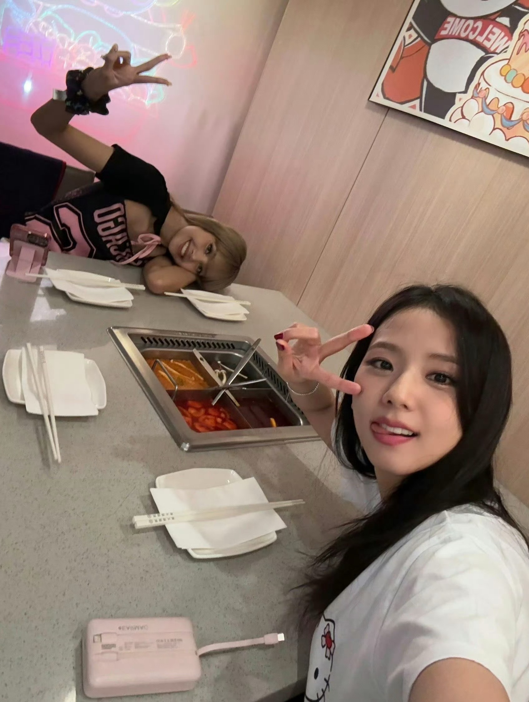 金智秀Lisa芝加哥吃海底捞🍲🫰 ​​​