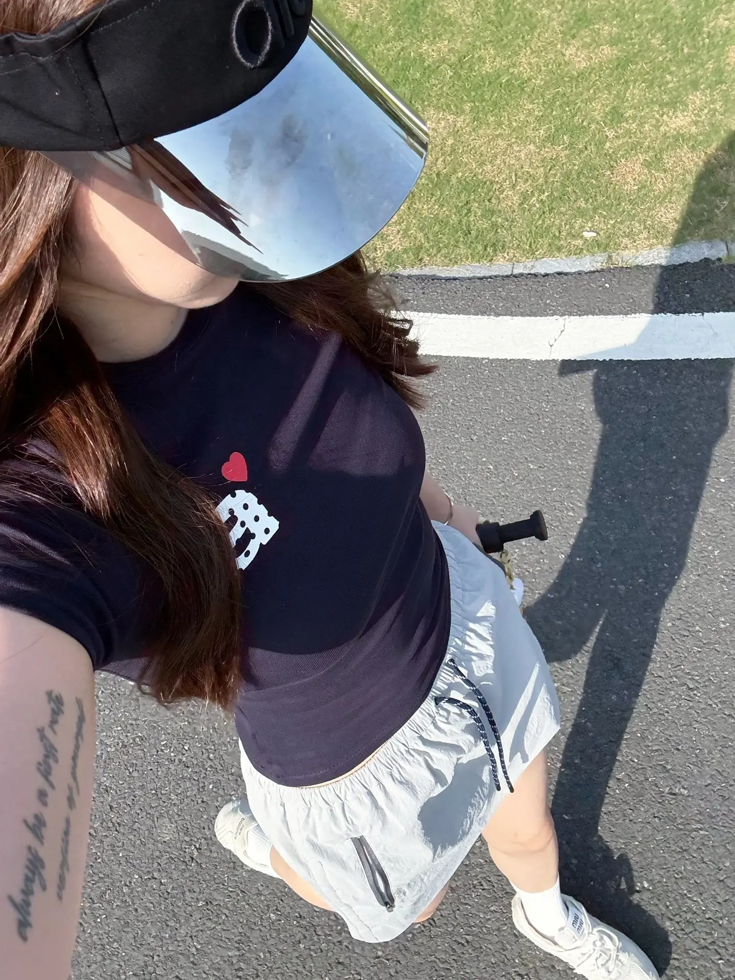 想谈 但不想社交 更不想找 就是想谈。