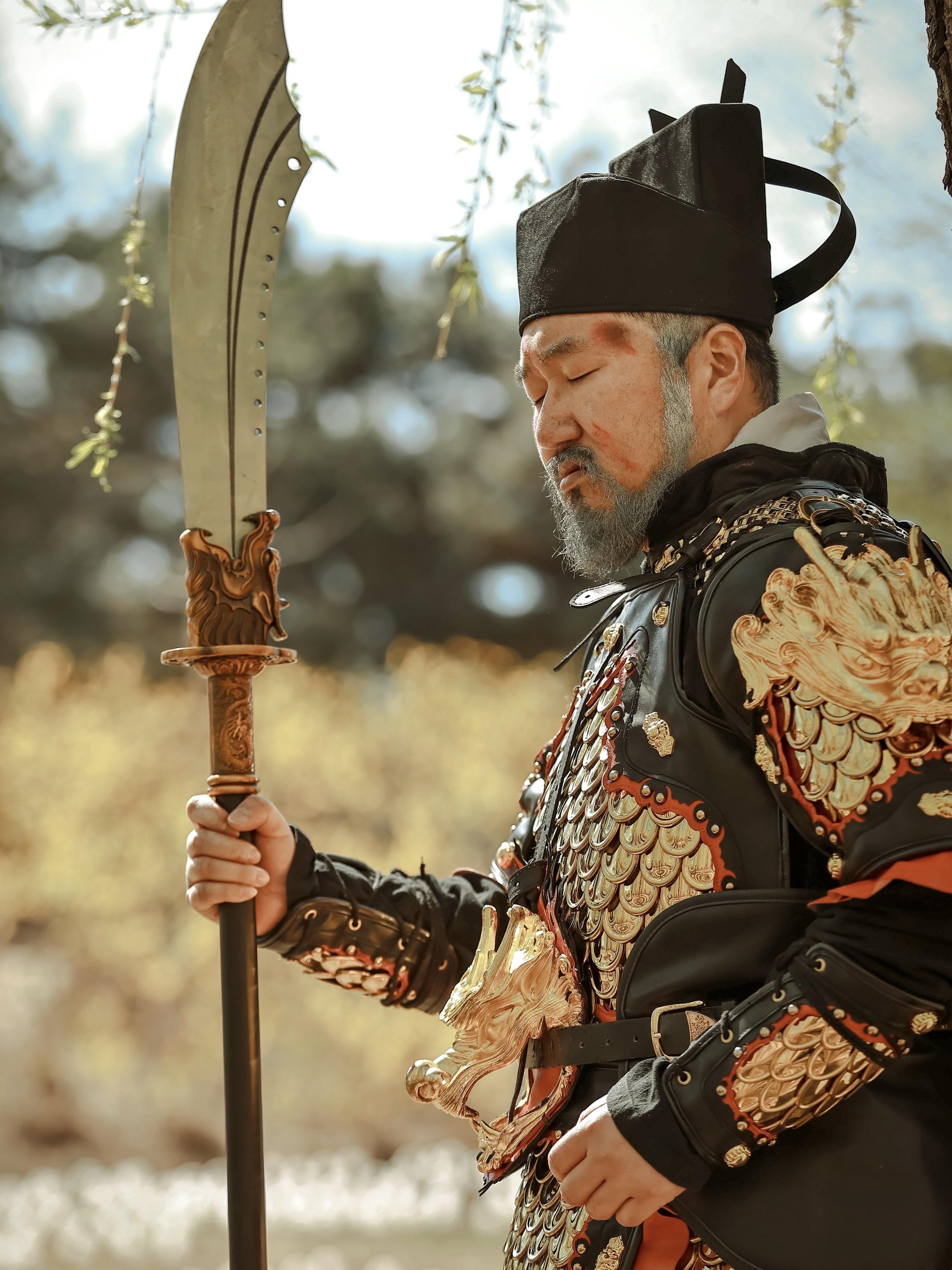 盼兵兵不到，望子子不归。庙是苏武庙，碑是李陵碑，令公来到此，卸甲又丢盔...