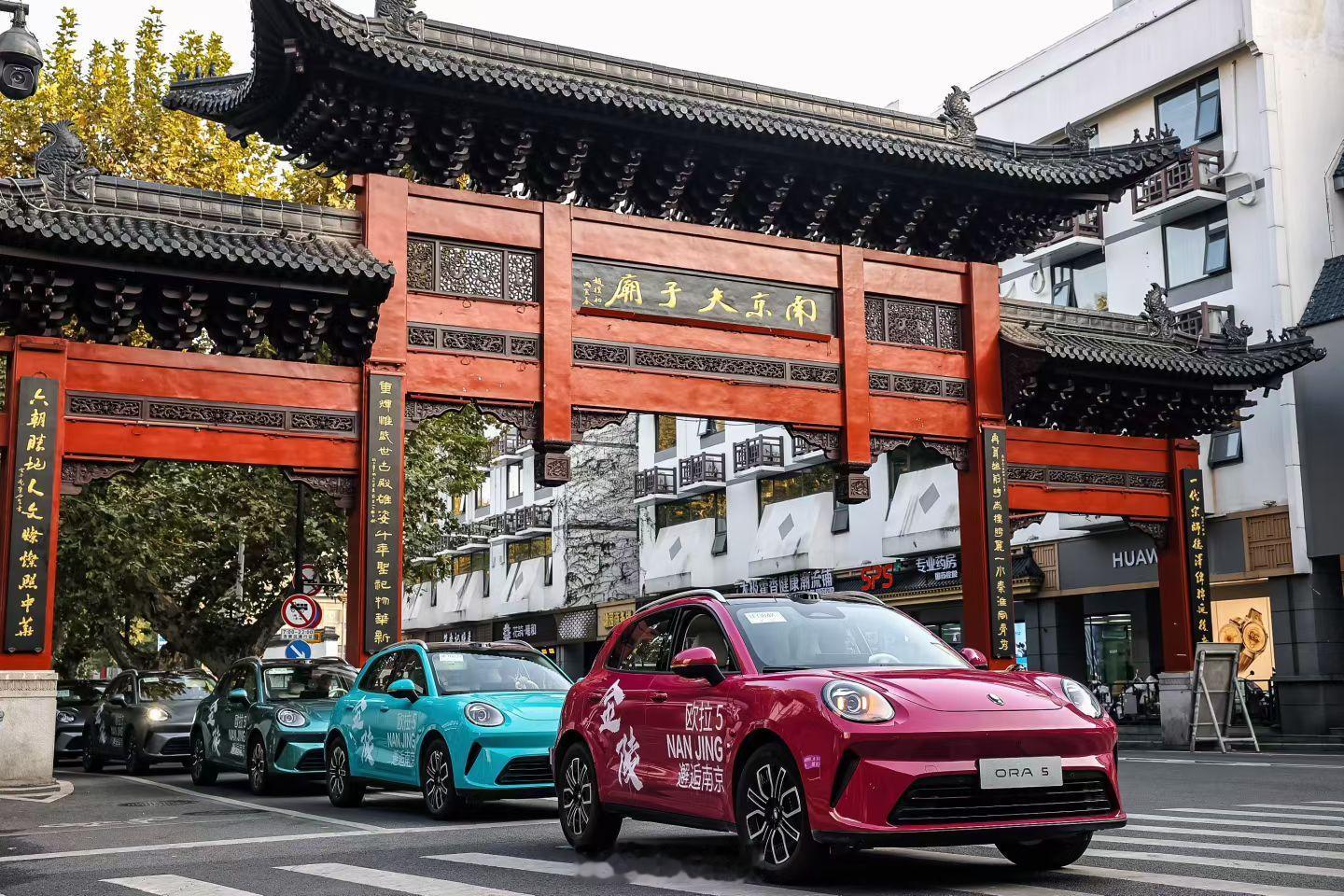 人生不过三两事：想做的勇敢尝试，得到的用心珍藏，错过的洒脱翻篇。早安！