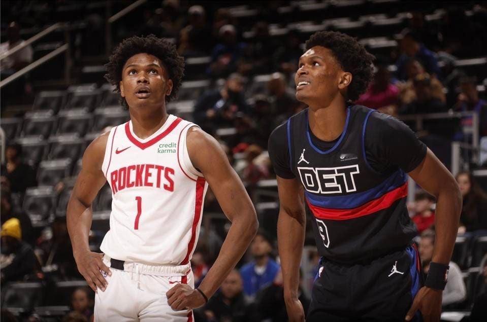 汤普森兄弟有望代表牙买加参加未来的 FIBA   比赛，甚至可能参加奥运会。 n