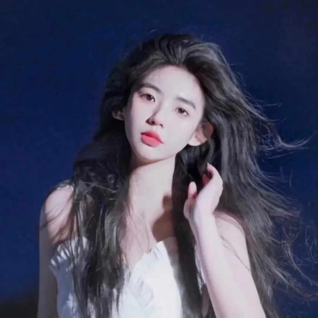 #女生头像[超话]#ing头像｜爱意 本应该用来爱自己 ​​​