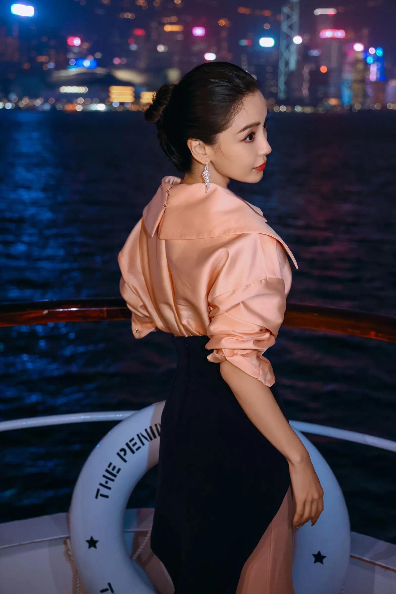 杨颖美图分享13:杨颖 杨颖照片 baby 杨颖自拍 杨颖街拍 杨颖穿搭 BAB
