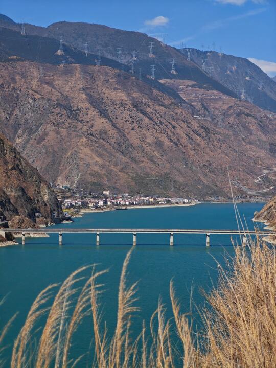 岚安-川版虎跳峡，雪山峡谷徒步天花板