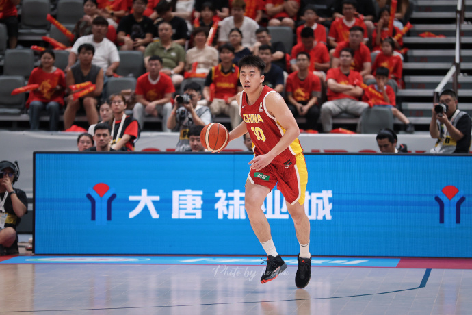 NBL联赛报备合同球员公示名单中，香港金牛一列出现了国手王俊杰。NBL香港金牛备