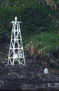 谁能不生气？钓鱼岛明明是咱们自家地盘！日本私搭的非法灯塔为啥迟迟不拆除？难道任由