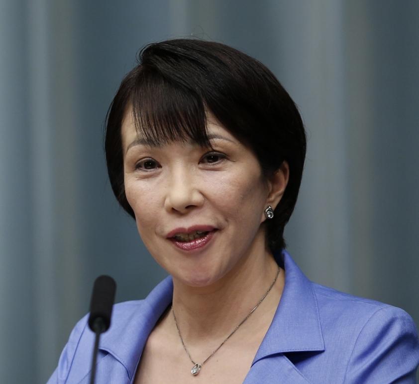 高市早苗，日本第一位女首相，2025年10月21日上任，在任已2天。

金·坎贝