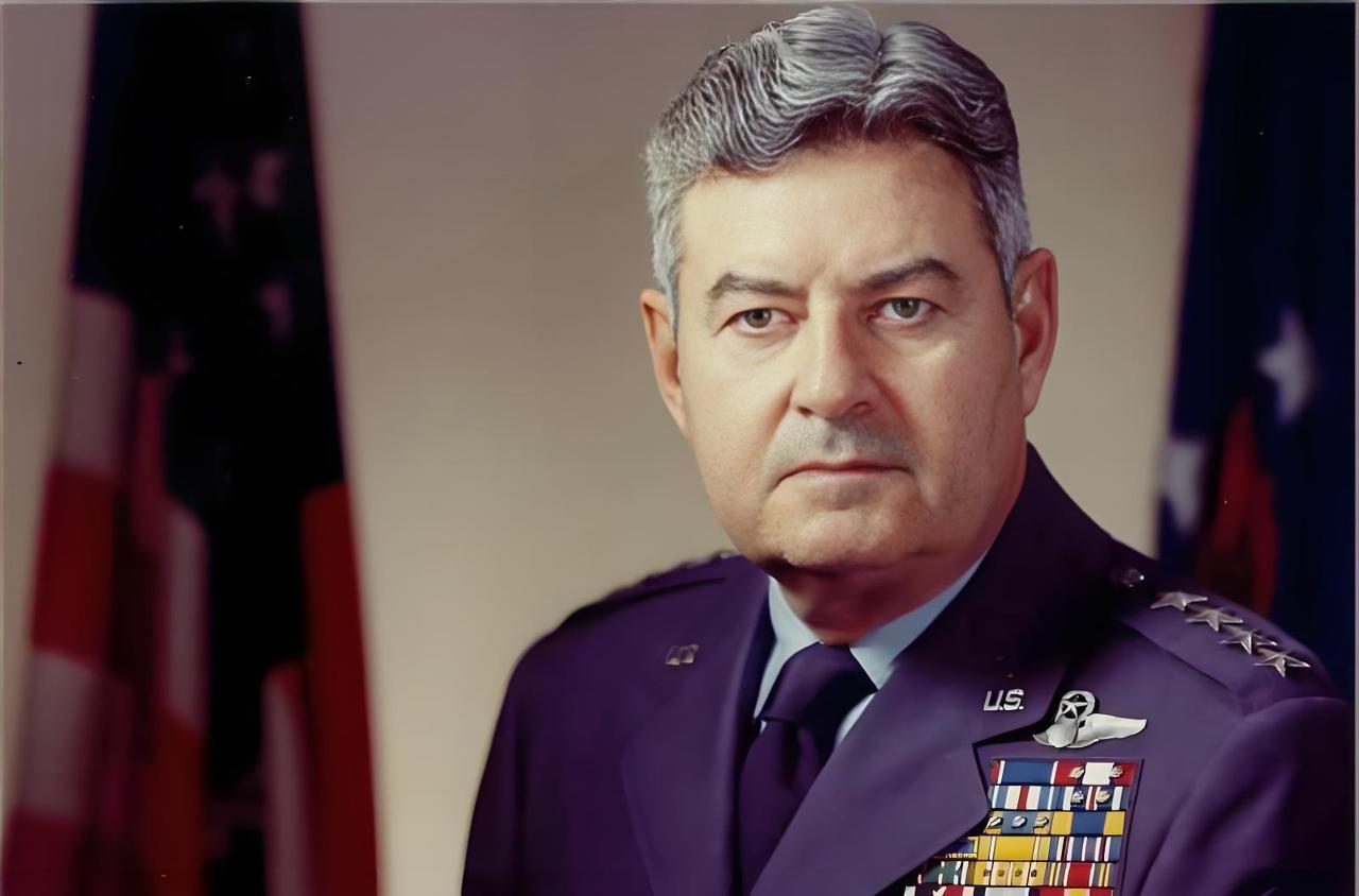 高市早苗的挑衅言论，
让我想起了“李梅烧烤”和“原子弹洗地”，
这样的事，可以在