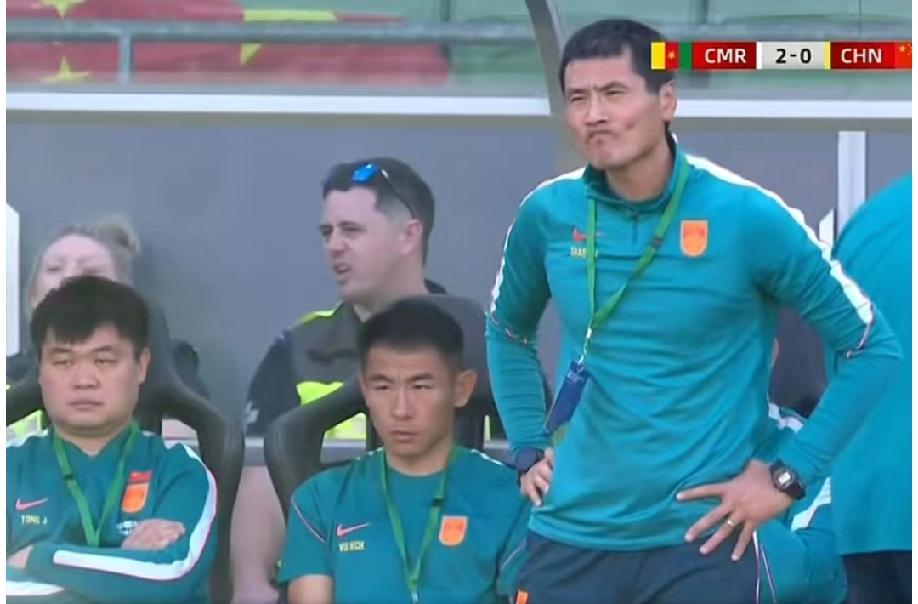 客观评价今天国足和喀麦隆的比赛，你会给今天国足的表现打几分？
国足上半场开场的防