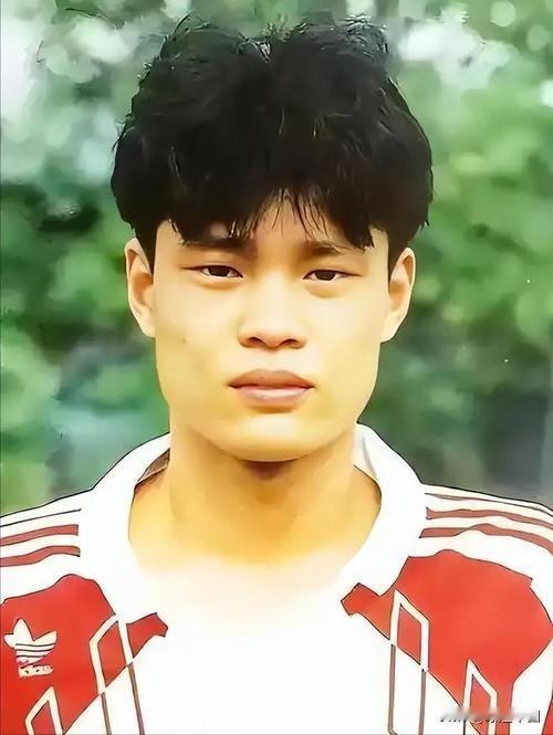 范志毅的粤语，是当年在广东“吃”出来的。当邓超在《哈哈哈哈哈》里准备看范志毅出糗