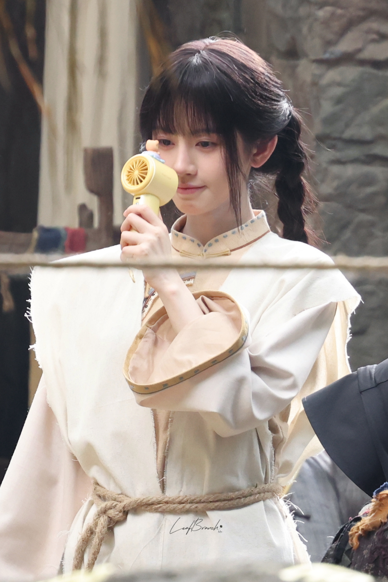 jjy鞠婧祎万花世界 jjy鞠婧祎苏绿夏 “玫瑰之所以是玫瑰，是风与光的眷顾，更