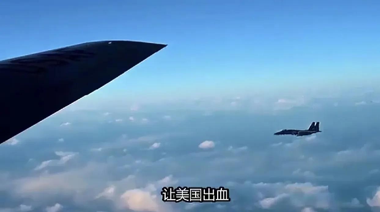 伊朗主动秀肌肉，这是为了防止对手轻易冒险


伊朗处在中东的风口浪尖上，这并非伊