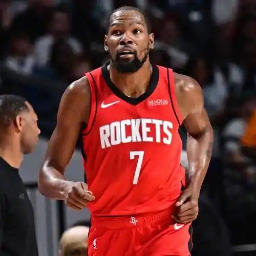 谁是中投王？

        目前联盟的超级球星中，喜欢中投，且技术很好的，有