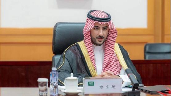 多国高官凑在一起开重要会议的敏感时刻，沙特首都利雅得居然半夜遭到导弹偷袭，这种明