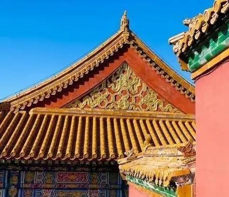 故宫 缺钱到了什么地步，似乎永远入不敷出？故宫每年门票收入近8亿，文创收入大约1