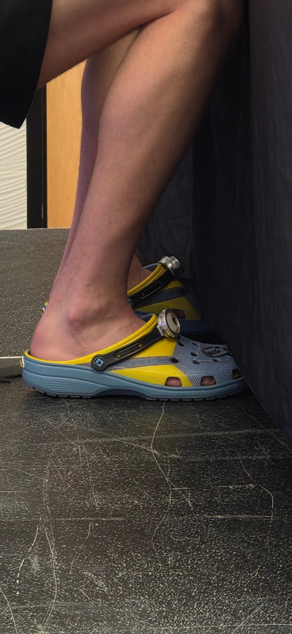 约基奇的小拖鞋挺好看的！约基奇丹佛掘金