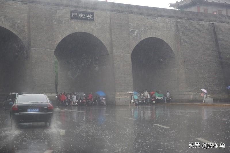 我的老天爷呀，这是把龙王爷给惹了吗？从10月5号一直下雨下到现在，西安这雨下的都