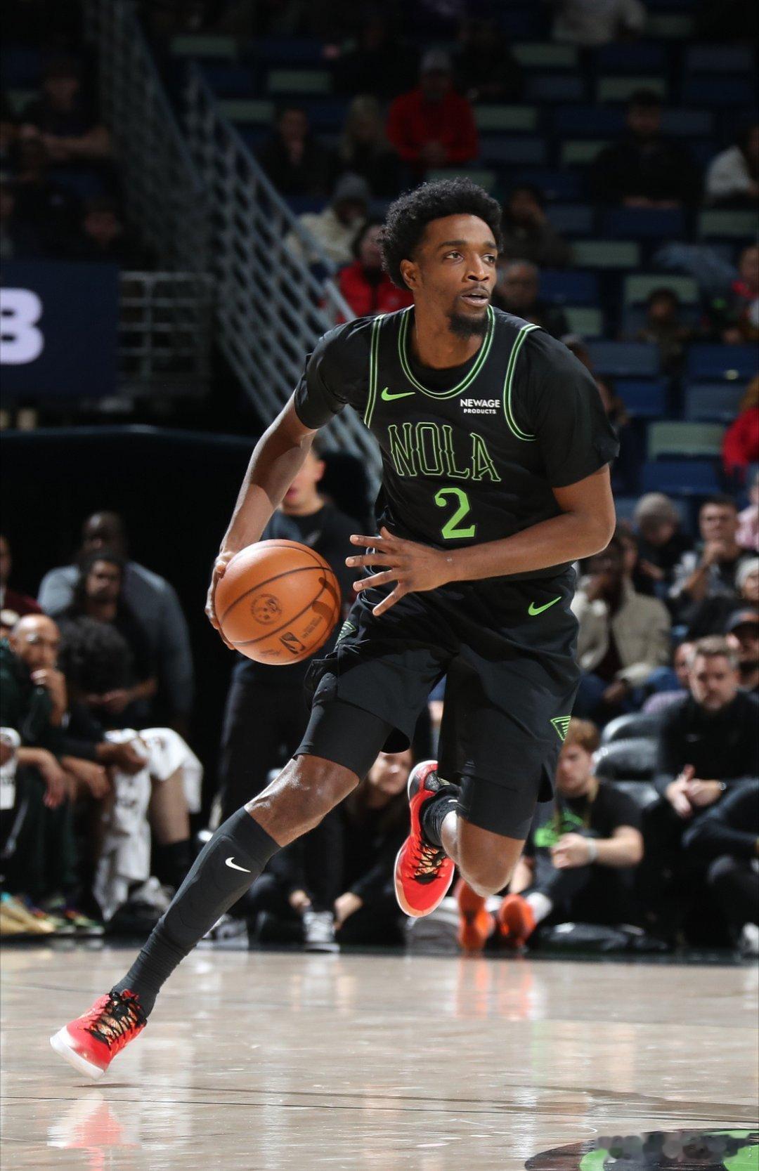 Dan Woike：鹈鹕对交易赫伯特·琼斯并不感兴趣。目前湖人在交易中能提供的筹