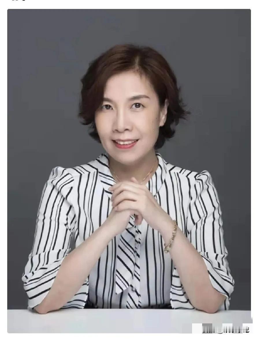 湘雅那个女研究生走了三天，导师谷某现在什么处境？停诊只是第一步。

我扒了扒她可