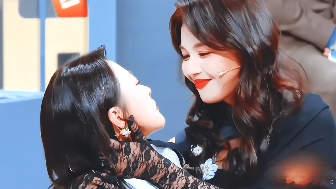 刘涛完全cp百搭啊！无论是吴镇宇的年上恋还是和郝蕾的cp感，都嗑到了！刘涛遇男则