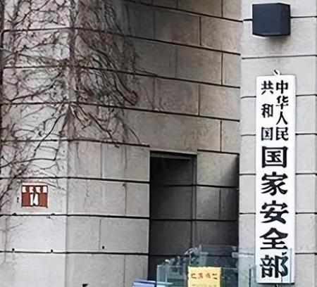 真正的国家安全隐患，从不在外敌，而在内部“蛀虫”？
 
当下国际局势看似风云变幻