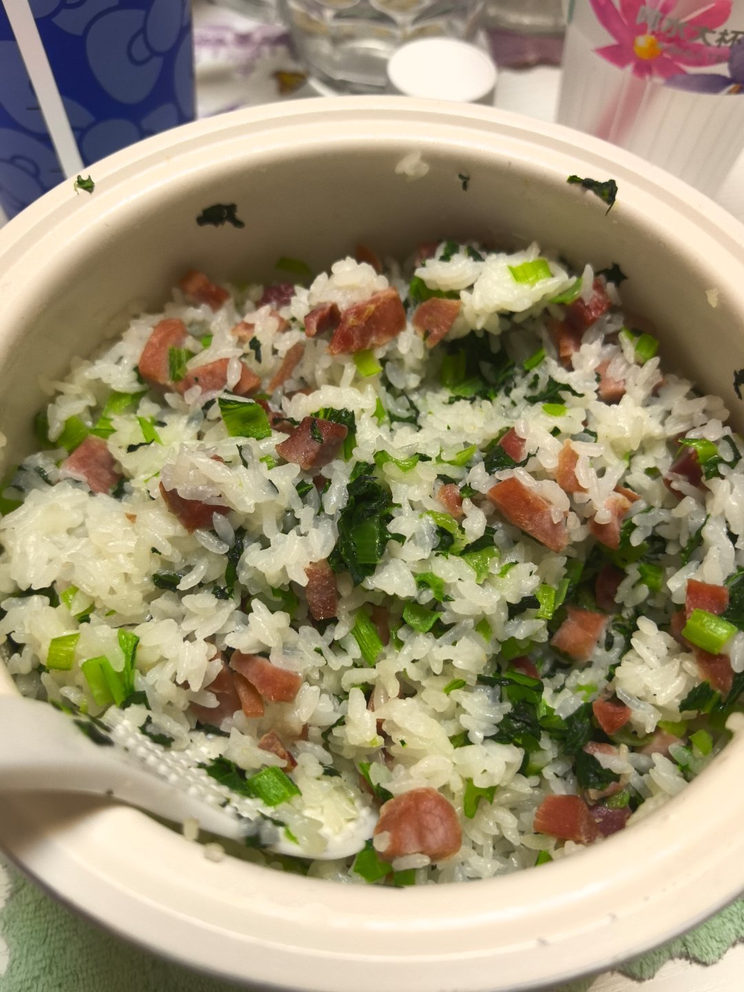 绝对不熬夜了捏 菜饭我爱你！ 