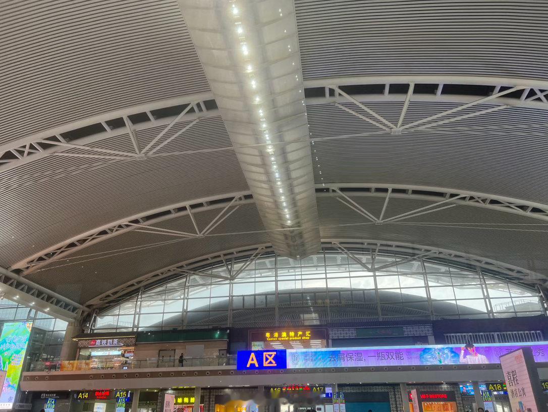 抓住2026暑假的尾巴✨一场说走就走的贵州之旅前两天查了贵阳往返高铁票，挺好买的