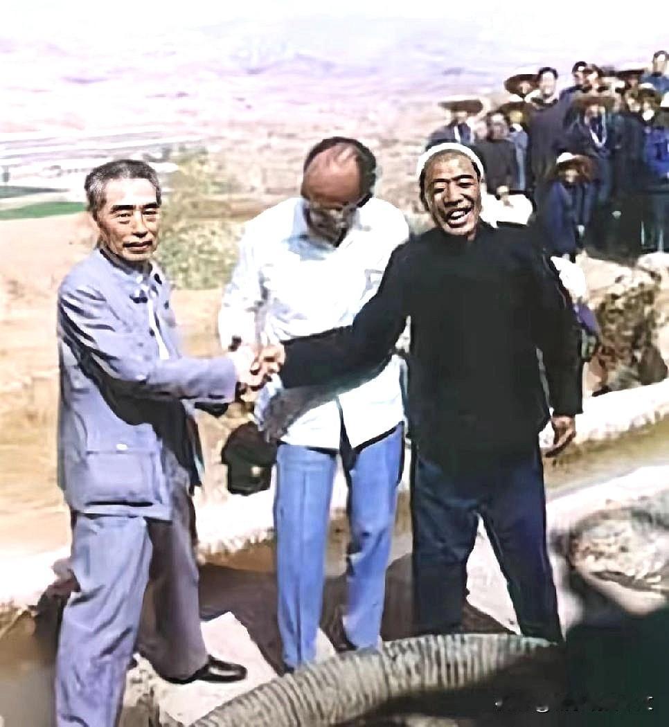 历史时光
1973年4月，身患重病的周总理，硬撑着身子最后一次去山西昔阳大寨视察