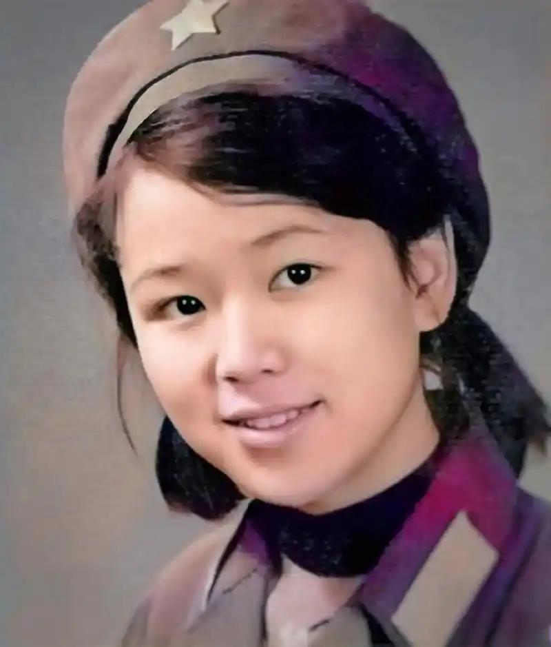 钟惠玲，女，汉族，1965年11月生，云南大理人，1983年入伍，中共党员，中国