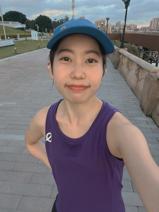 天气很热，先拍多几张照片再跑🏃‍♀️