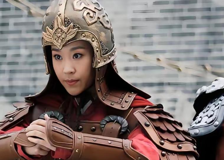 53岁的穆桂英被乱箭射死后，西夏人割下这位绝代女将的头颅，把满身箭孔的尸体抛下悬