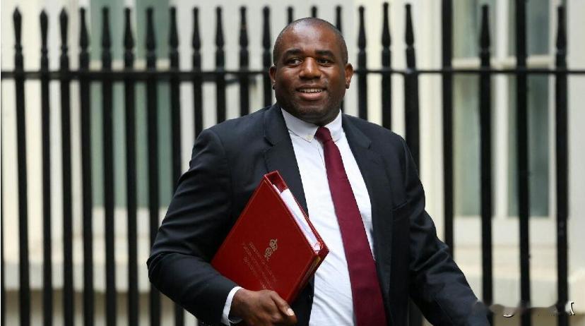 英国可能逮内塔尼亚胡。英国外交大臣拉米挺搞笑的，在11月27日对媒体称，他将继续