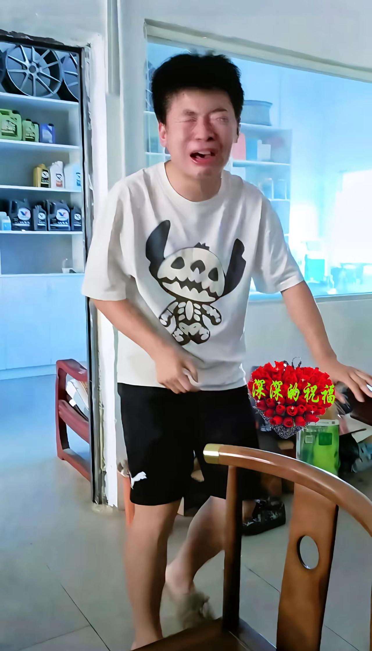 给大家报喜了，这是我180的好大儿，高考估分一下，语文144 数学138 英语1