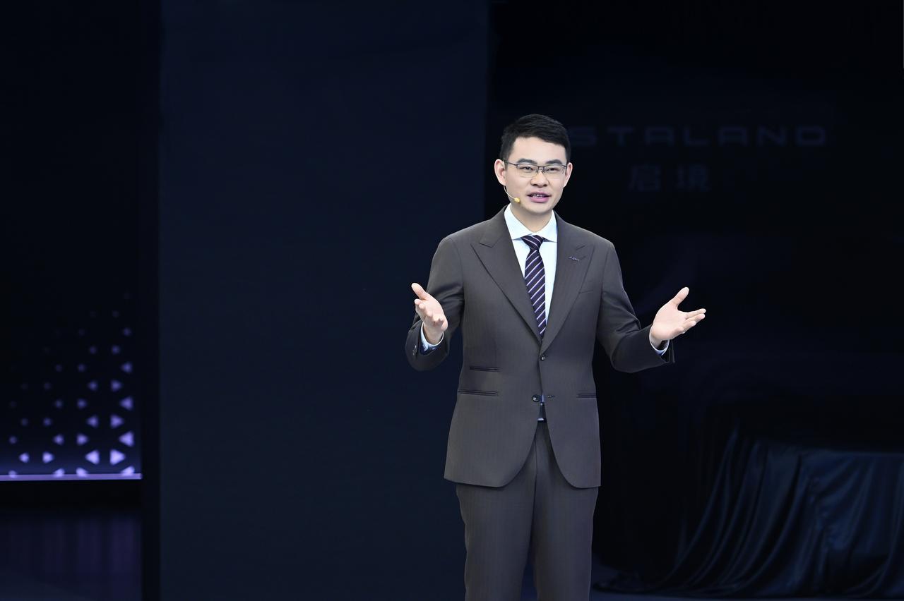 《广汽"番禺行动"交卷：自主品牌增速42%，出海同比暴增86%》
北京车展广汽的