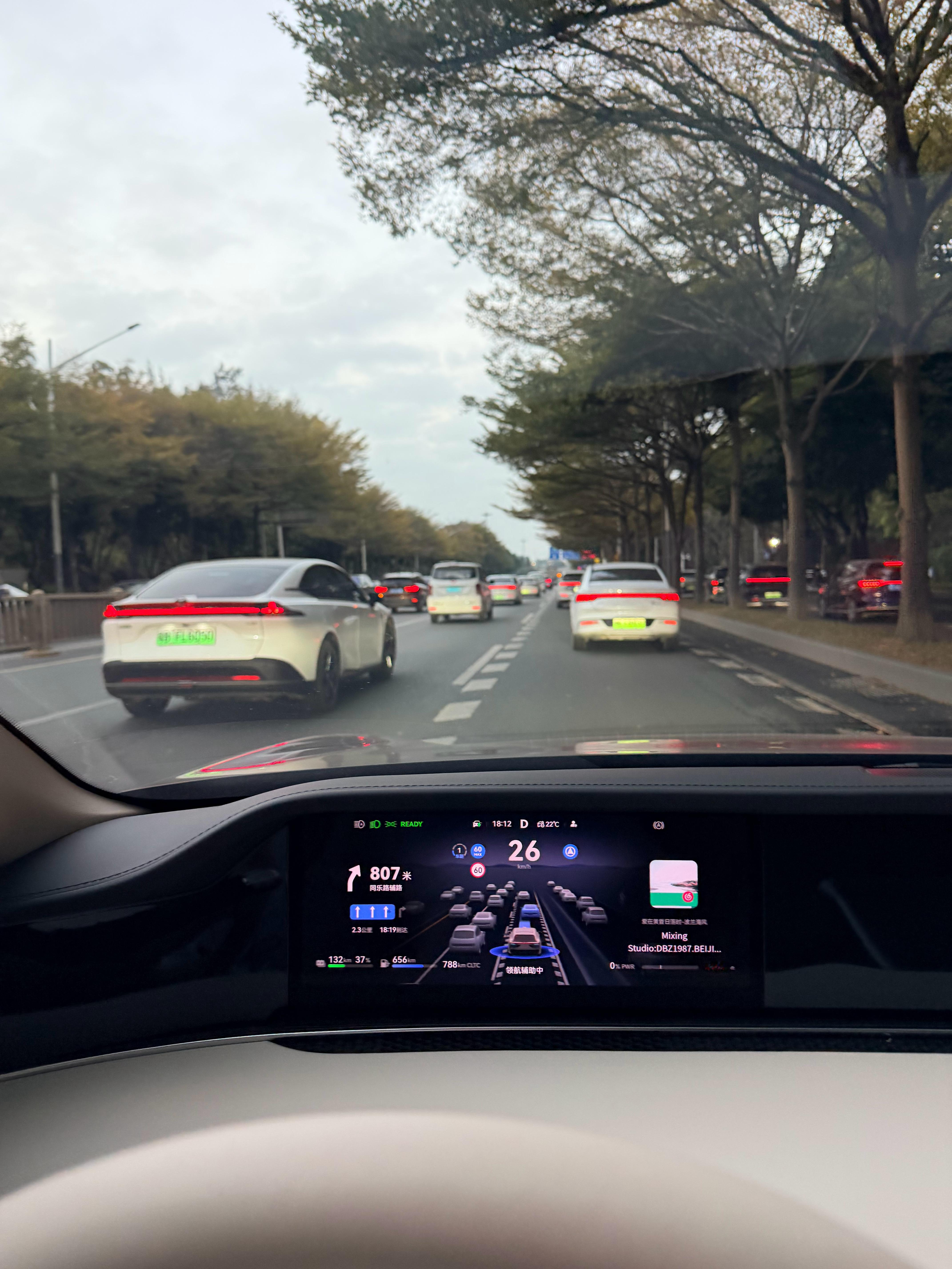 昨天晚高峰开车已经觉得深圳没什么人了大家都这么早回老家了吗