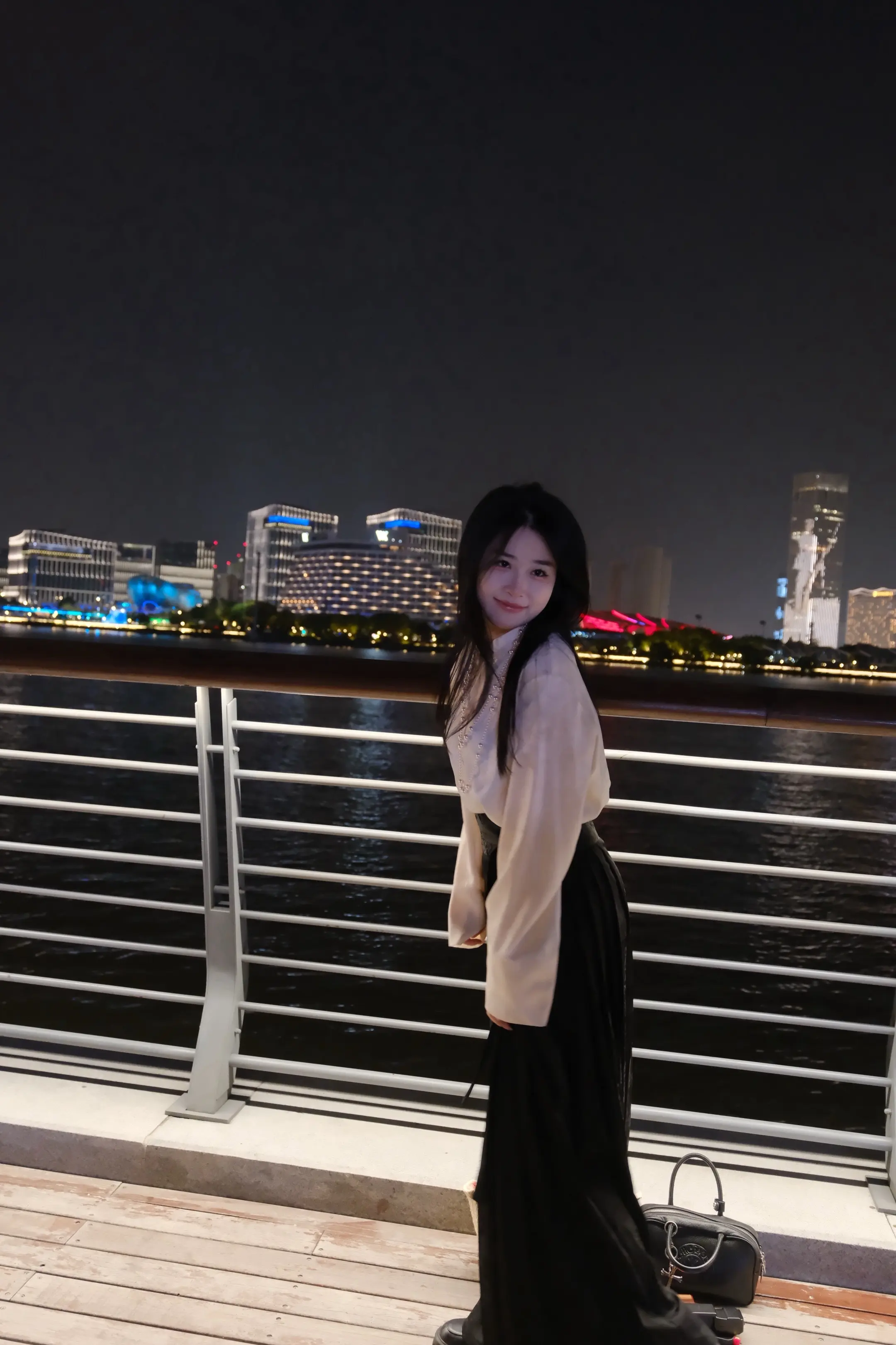 香榭丽舍大街弥漫浪漫气息