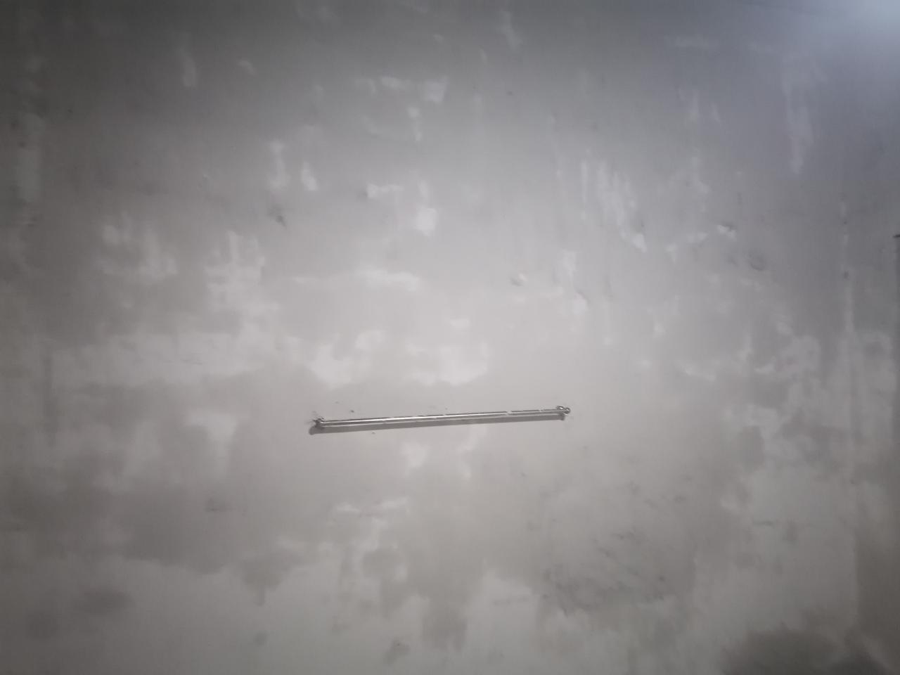 大家好，我是水电工星仔，厨房改餐厅，就等腻子干了，一间房刮了整整一天，终于搞定。