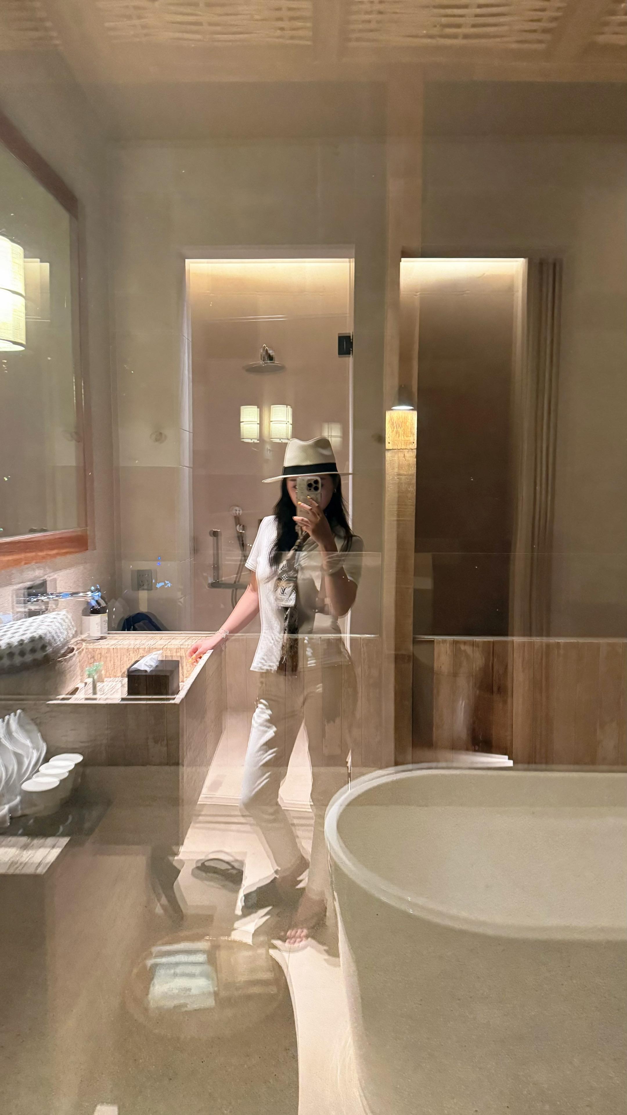 突然理解了弱时羡强，强时慕真，顺序不能跳的意思了. “在家境好的人面前...