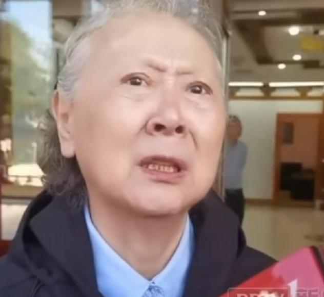 台上唱了那么多别人的悲欢，台下自己两任丈夫都走了。刘长瑜这日子，搁谁身上咽得下去