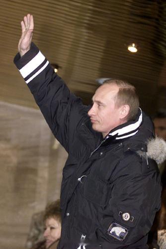 瓦洛佳小朋友[超话]  这件外套我也好喜欢 ​​​