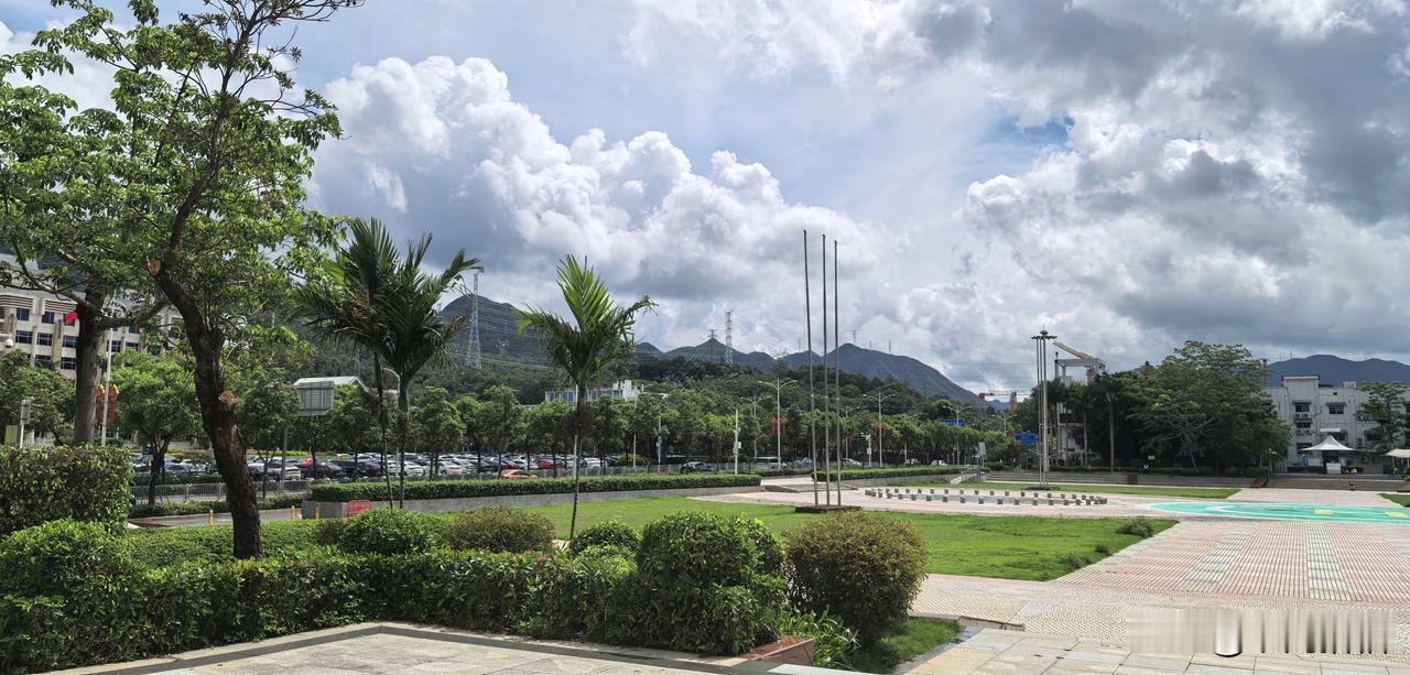 一位著名企业家说：
如果年轻男人忘记了性这点事儿，就不会让那点邪祟的欲望之火焚烧